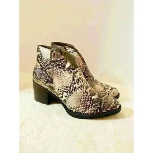 Women’s Pierre Dumas Taupe Snake Print Alicante Boot size 6